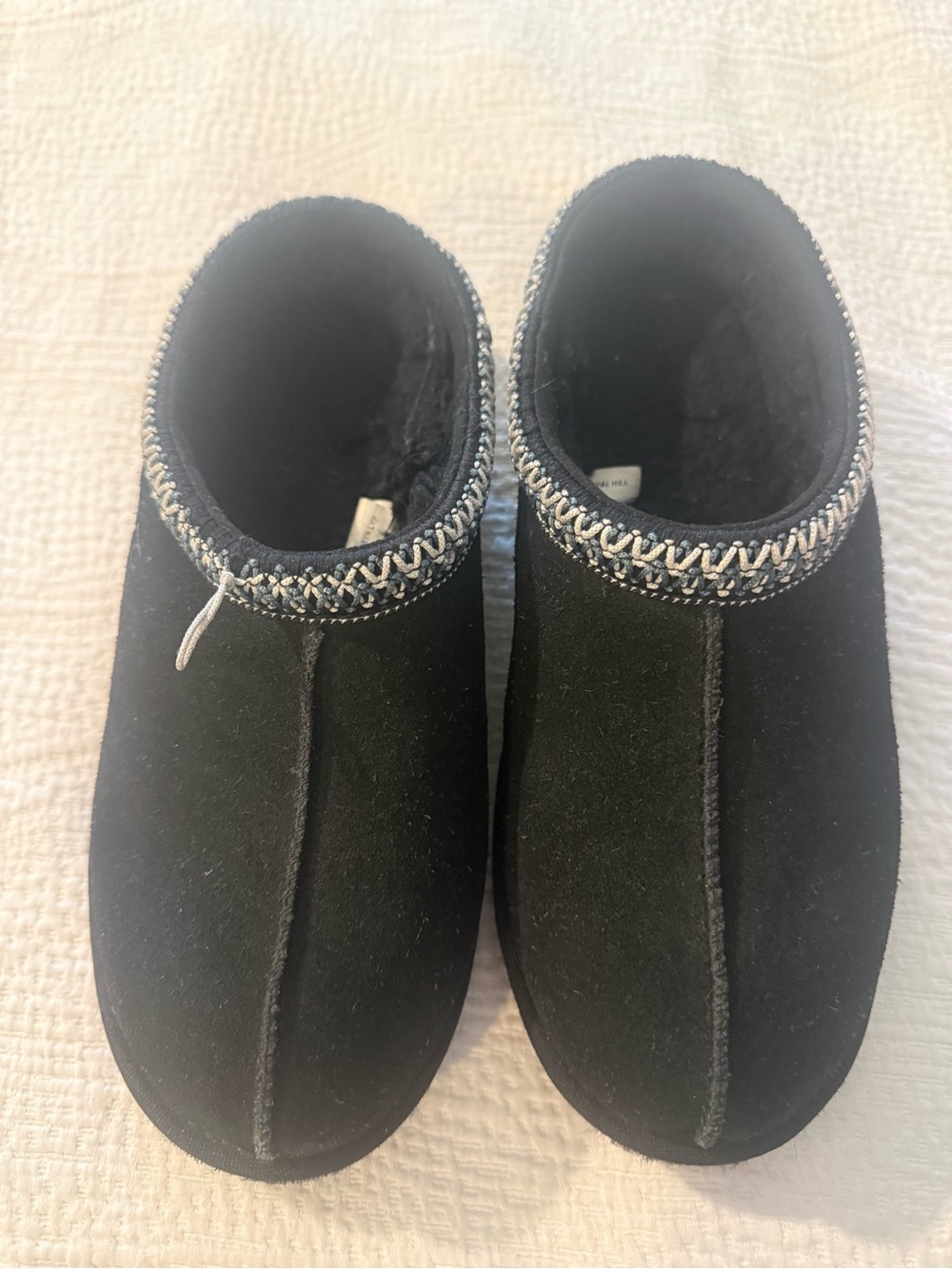 Ugg Tasman slippers black